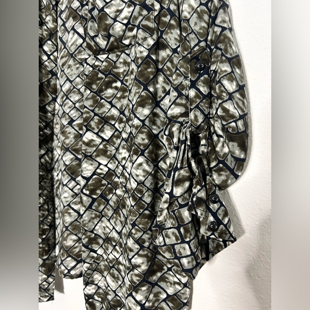 White Stag Patterned Button Up Blouse Size Large - image 3